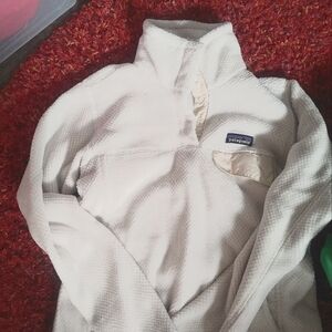 Patagonia pull over